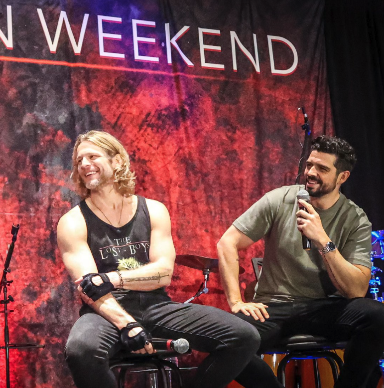 CreationEnt's tweet image. Come join Chase Coleman and Micah Parker for a game night at #TVDNash on Friday! 

Will #TeamChase or #TeamMicah win?!

Get tickets here: bit.ly/VampNash