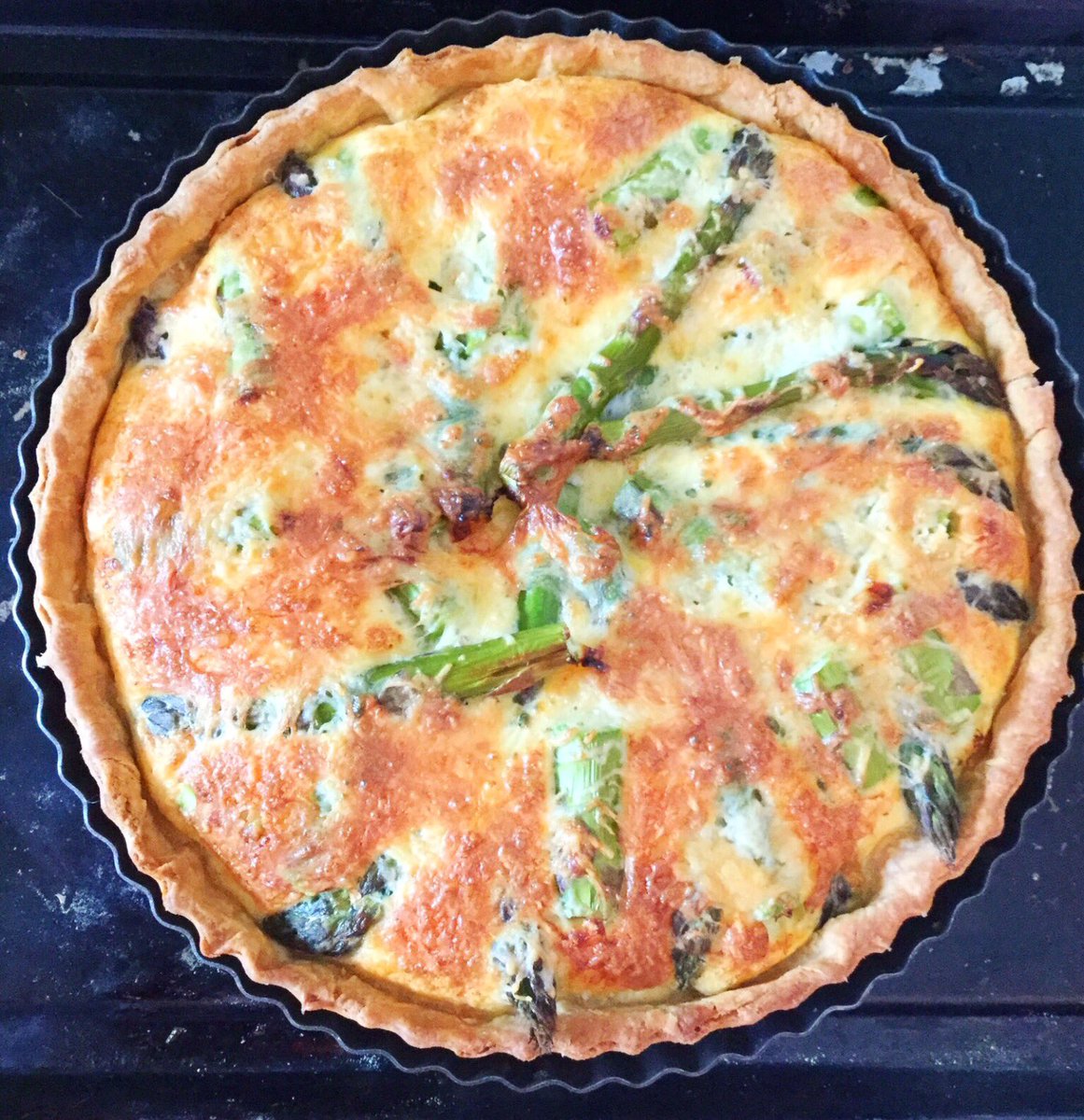 Asparagus &Smoked Bacon Quiche - one of my favourite ways to use asparagus while it’s in season. Encased in my foolproof shortcrust pastry, this is a winner for lunch or dinner 💚
RECIPE - www.smoked-bacon-asparagus-quiche/
#tuesdayvibe #asparagus #dinner #RecipeOfTheDay