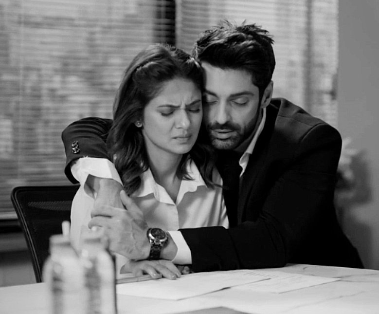 This is insane ...I mean I m going to stay here for a while till writers progress the story in their favour ....Done with Ayesha and Akshat .... This chemistry i stan since 2010 .... Want more of them .My chaotic hot lawyers #RaisinghanivsRaisinghani @karan009wahi @jenwinget ❤️