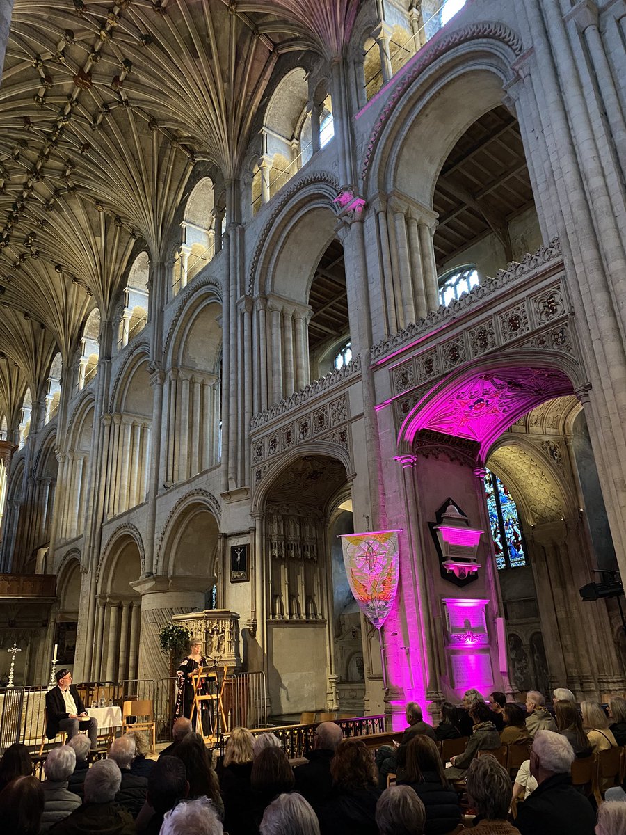 An honour and a delight to host Sarah Perry @Nrw_Cathedral this evening for the launch of her new novel, ‘Enlightenment’. A special moment for Norwich UNESCO City of Literature! @vintagebooks @bookhive