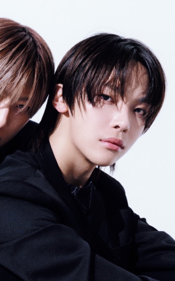 오열 tweet media