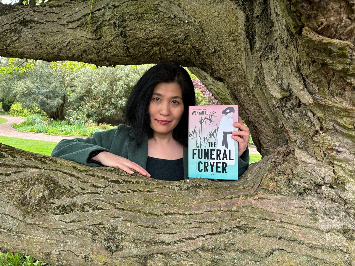 THE FUNERAL CRYER by @wenyan_lu is a “powerful” (@nytimes) debut, proving that it’s never too late to change your life. Out now at your favorite indie bookstore! 🪭

#Bookstagram #BookTok #PubDay #HappyPubDay #NewReleaseTuesday #HanoverSquarePress #HanoverSquare #TheFuneralCryer