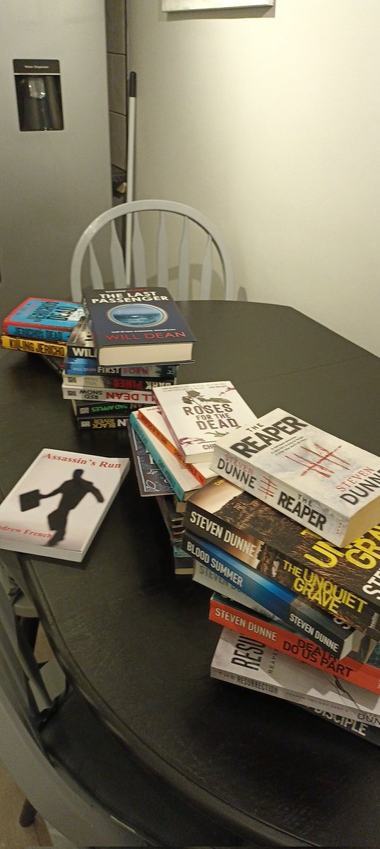nat_avidreader's tweet photo. OH: what are you doing with all thoseπ?
Me: Going to take some photos and do a thingy majig about them
Son: π€¦ββοΈπ€£π€£
#BookTwitter
#instagram
#lotsofbuttons
#nevertooldtolearn
And like Blue Peter. Here is one I made earlier!π
@cjtudor @MWCravenUK I tried! π https://t.co/wpWkqTvCmd