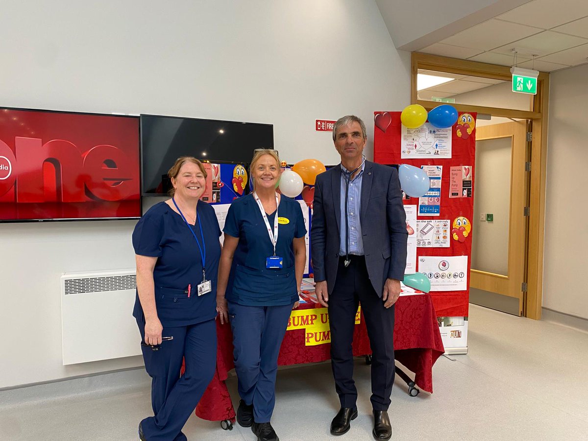 Ennis Hospital #BumpUpThePump Heart Failure Awareness stand ❤️❤️With Una Hehir CNS Integrated Care, Siobhan Murray CNS Ennis HF Clinic and Dr Terence Hennessy Consultant Cardiologist.