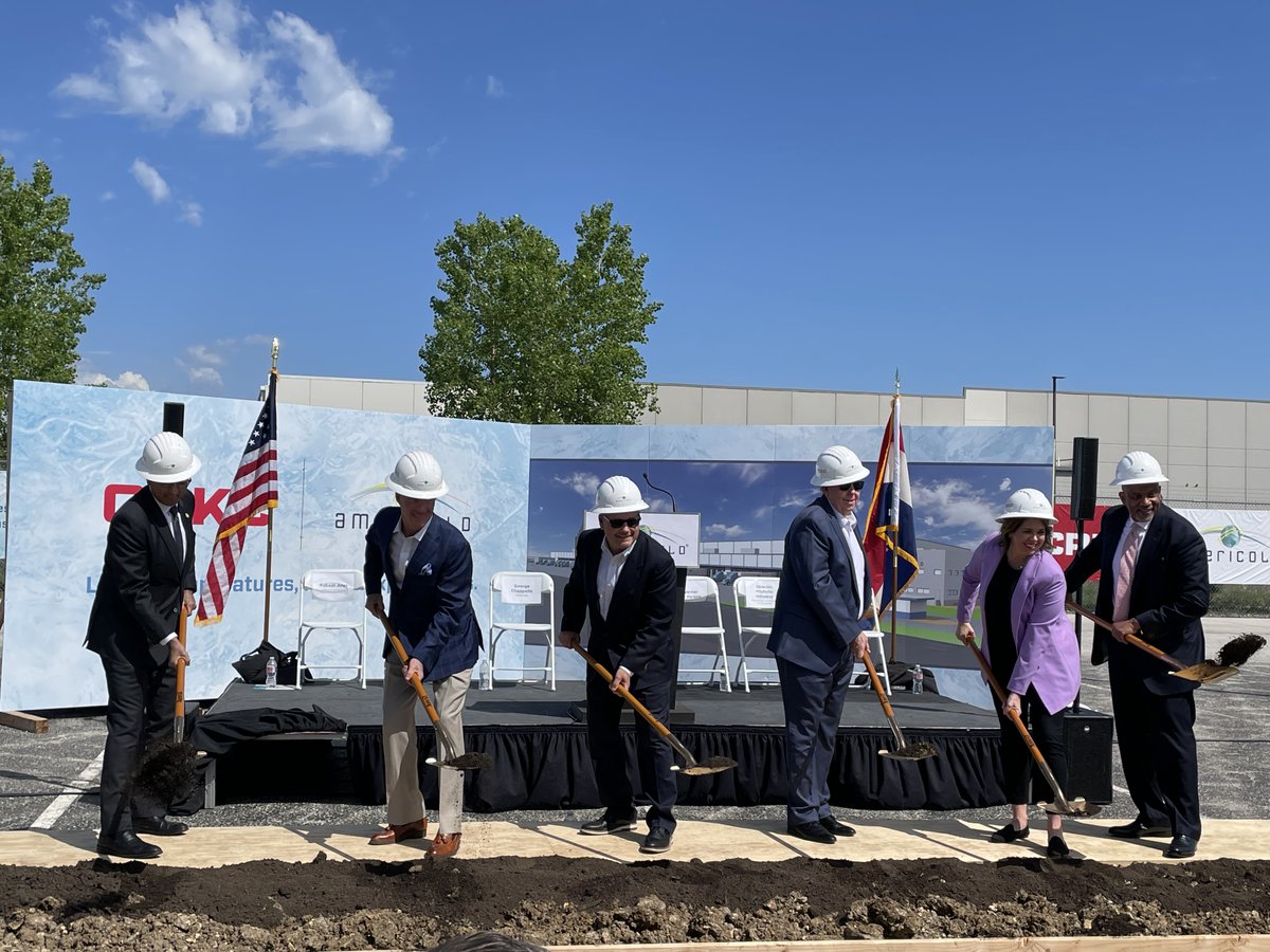 #TeamDED proudly joined @GovParsonMO at the groundbreaking for @americold's new cold storage facility today in #KCMO! The global leader in temperature-controlled logistics is investing $127M and creating 187 new jobs! Details: bit.ly/3Uiqdeh