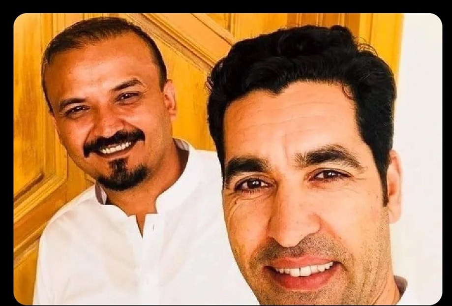 Janab Umar Gull Sahab, It was not your Tears, it was Tears of True Friendship, your video makes me emotional. Left career, your Friend is not dead. He is Alive. May ALMIGHTY grants him a higher place in jannah. In Today deadly wajd, special Dua for your Friend.