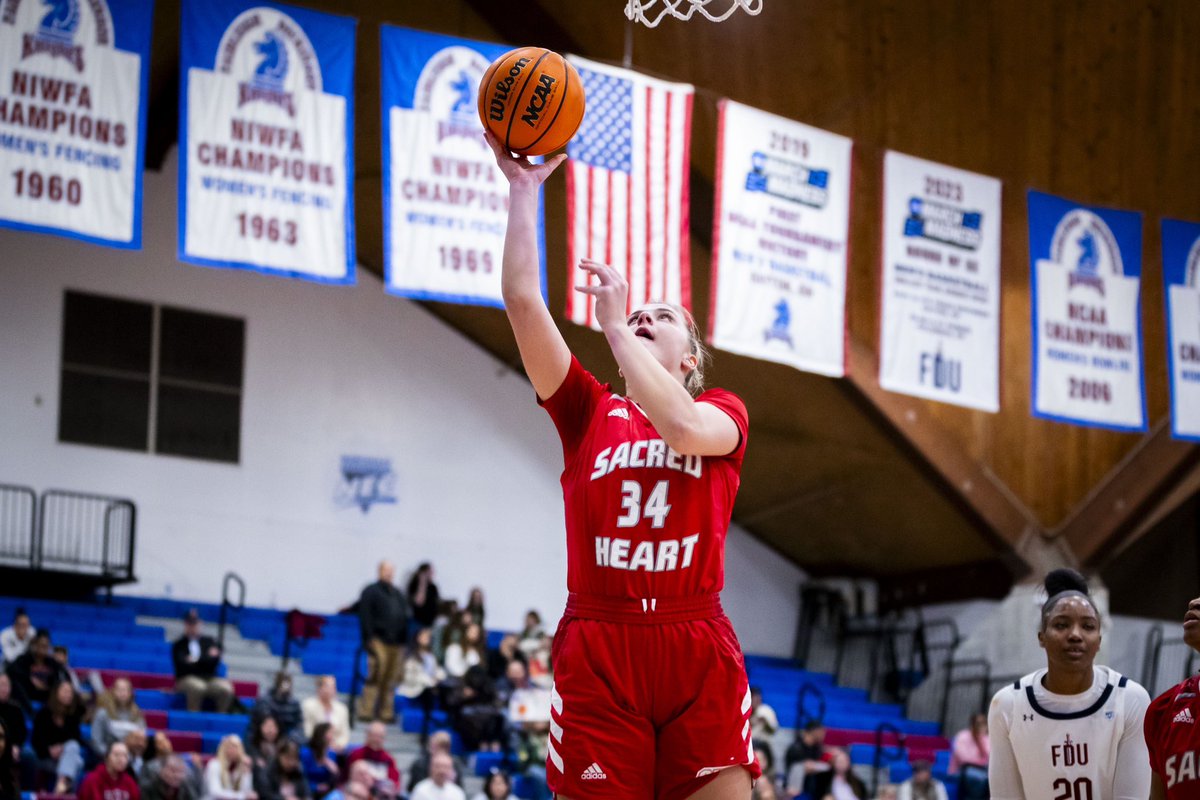 SacredHeartWBB tweet picture