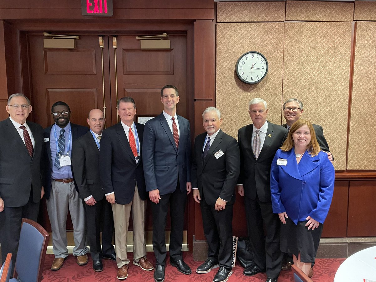 Thank you to @JohnBoozman @SenTomCotton and @rep_stevewomack for visiting with Arkansas community bankers today! @icba #capitalsummit @mpbank