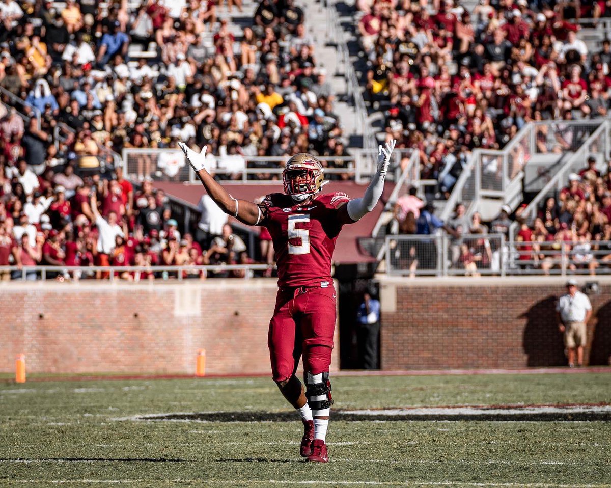 Blessed to announce I’ve received an offer from @FSUFootball 
#NoleFamily #KeepCLIMBing

@Coach_Norvell @CoachYACJohnson @CoachMatteo_WFS @WoodberryFB @CoachMcCannERT @Spotlight39_Pod @RivalsFriedman @adamgorney @SWiltfong_ @WillVapreps @hatfieldsports @ChadSimmons_