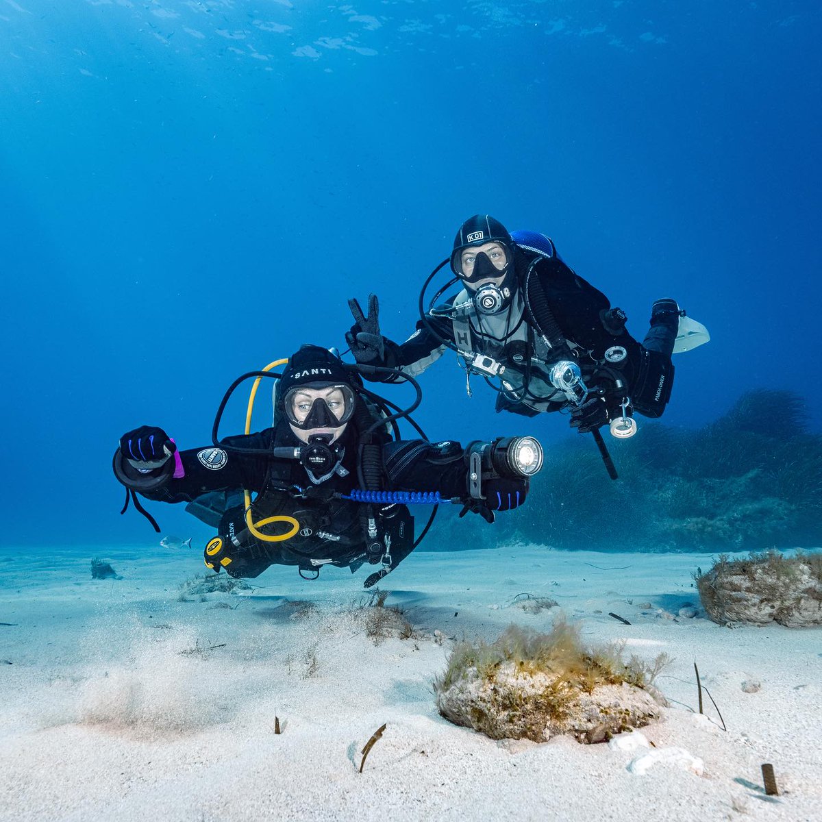 Diving with her is always fun, I miss you my diver sister
.
.
.
.
#scubadiving #scubapics #drysuit #maltadiving #divingmalta #divinggirl #santi #santidrysuit #scubadiving