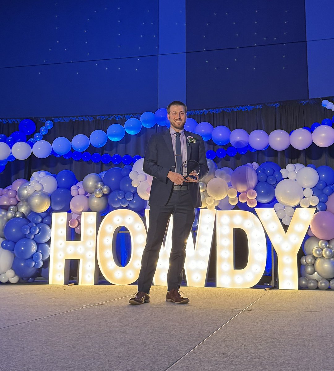 Congratulations to T-Birds Manager of Brand Development and Merchandise, Drew Supernor, on winning a Howdy Award! 🏆 The Howdy Awards recognize the outstanding service hospitality industry employees provide in the 413! 🔗: bit.ly/TBirdsStaffWin…