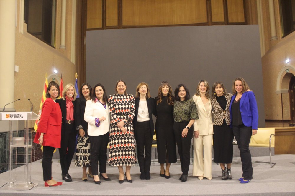 Desde la Cátedra,  queremos agradecer a <a href="/Directivas_ARGN/">Directivas de Aragon</a> su colaboración en la Jornada Impulsando el liderazgo femenino,  celebrada ayer, y en particular  a su presidenta,<a href="/mariasasot/">Maria Sasot</a> ,y  aMaite Tena, por su implicación en la organización de la jornada.