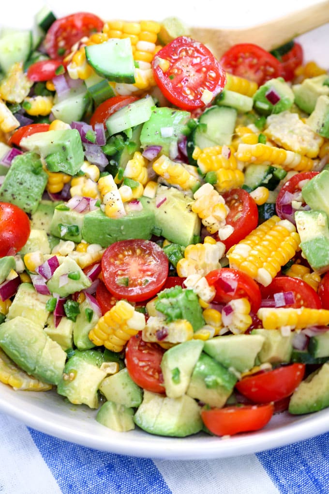 lisagoldfinger's tweet photo. Is it too early to make my favorite salad? Corn Tomato Avocado Salad: Summer's Perfect Salad https://t.co/A9vehIezm8 via #panningtheglobe #recipe https://t.co/8TzIpNQBN8