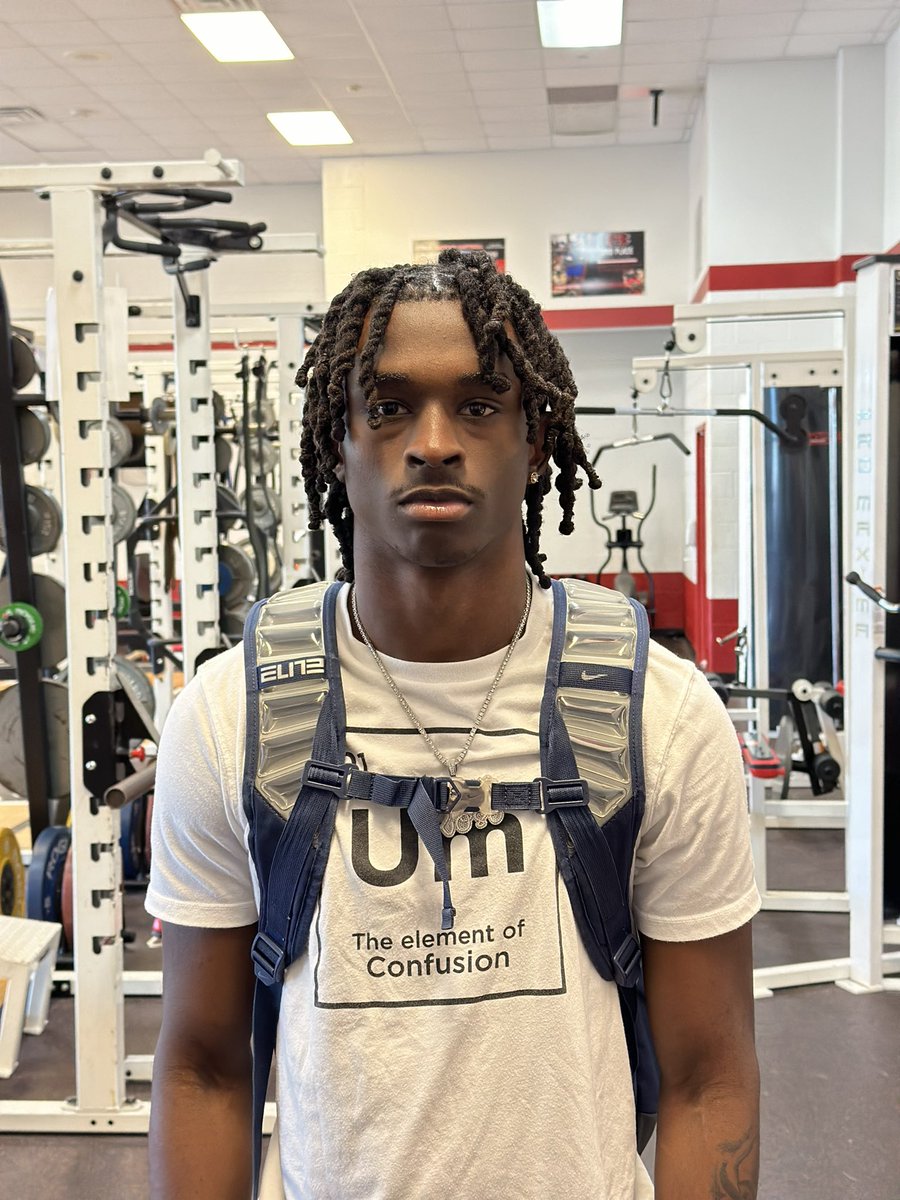 Got to stop by Hitchcock today to see 2025 WR Kelshaun Johnson. He is looking to schedule an OV with A&M and also said that new QB commit Husan Longstreet has been recruiting him 👀 Coach Wiggins was also at the school late last week to see him @kelshaunj8 | @TA_Recruiting