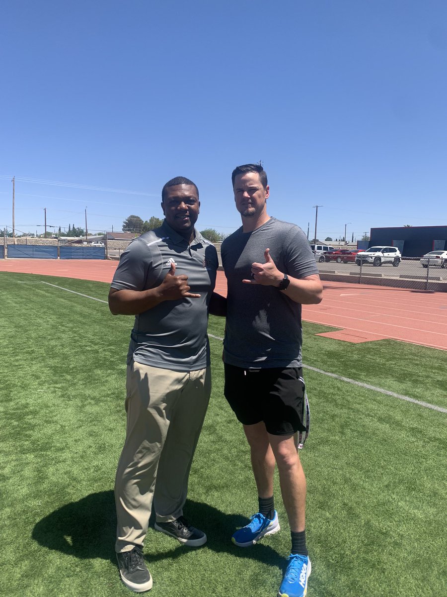 Appreciate the hospitality @coachelliottIHS
@IrvinRocketftbl
#WinTheWest 🟠🔵
#PicksUp ⛏️🤙🏾