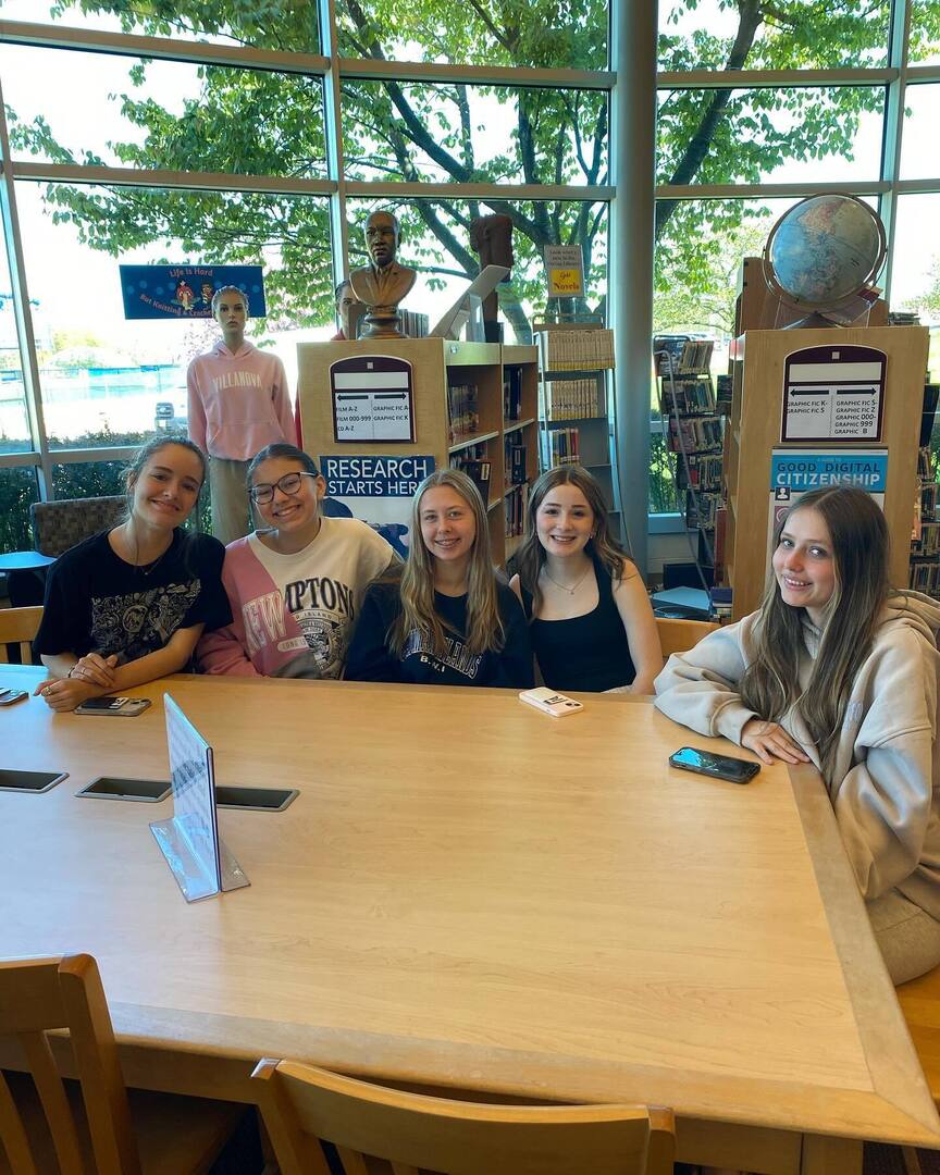 3 teams competed at the NJ Battle of the Books competition on Friday at PCTI in Wayne. The 9th grade team of Emma Kellner, Katherine Jedynak, Davan Strommer, Chloe Nickels, and Hannah Brantner made it to the final round! Congrats! #mahwahconnects instagr.am/p/C6ZaQquOUJu/