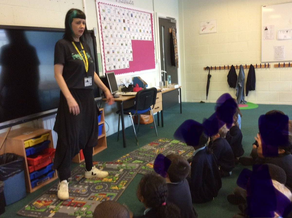 Hillyfield_E17's tweet image. We loved this week’s story all about a cheeky chinchilla! Thank you for another fantastic story Lottie! #Year1hill @MagicBoxE17