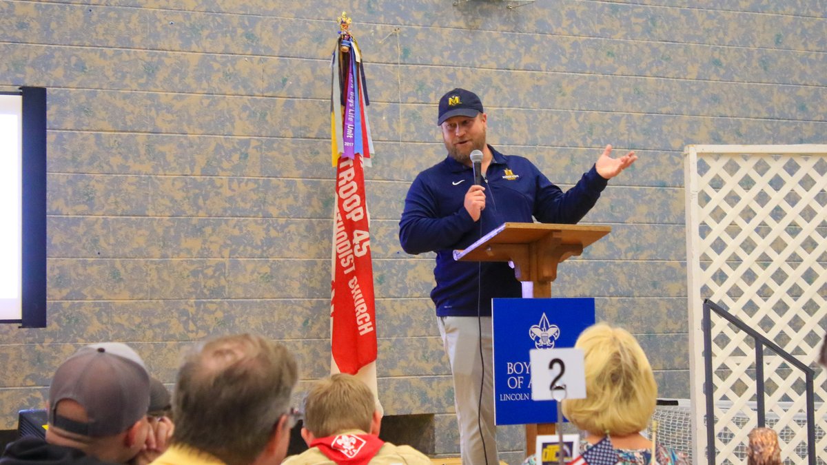 👏A special time for @WrightJody to serve as the keynote speaker at today's Murray Area Boy Scouts Distinguished Citizen Award Luncheon! #GoRacers🏇