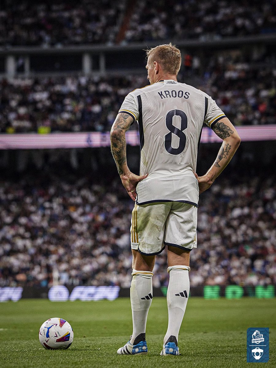 Footballogue's tweet image. La passe décisive de Toni Kroos, QUEL BONBON ! 🍬