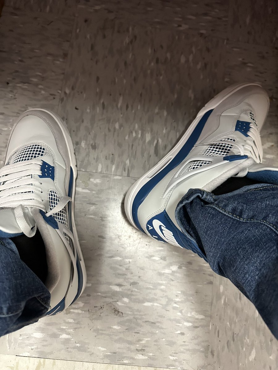 Straight to feet. Thanks <a href="/Jumpman23/">Jordan</a> for early access to some 🔥 shoes