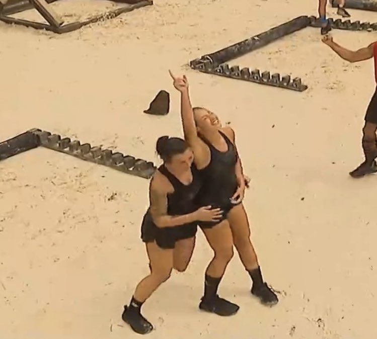 catlest_'s tweet image. nasil bi nazar var ustunuzde aq