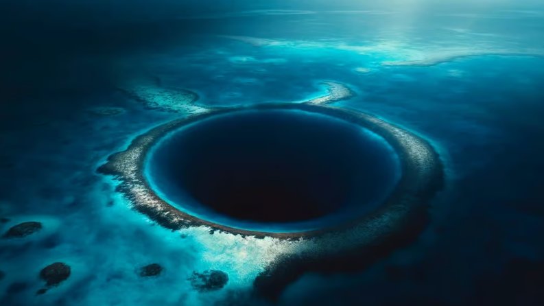 Des chercheurs ont découvert que le trou bleu Taam Ja' dans la baie de Chetumal, au Mexique, est désormais le plus profond connu à ce jour dans le monde, avec une profondeur d'au moins 420 mètres ! 🕳️ frontiersin.org/articles/10.33…
