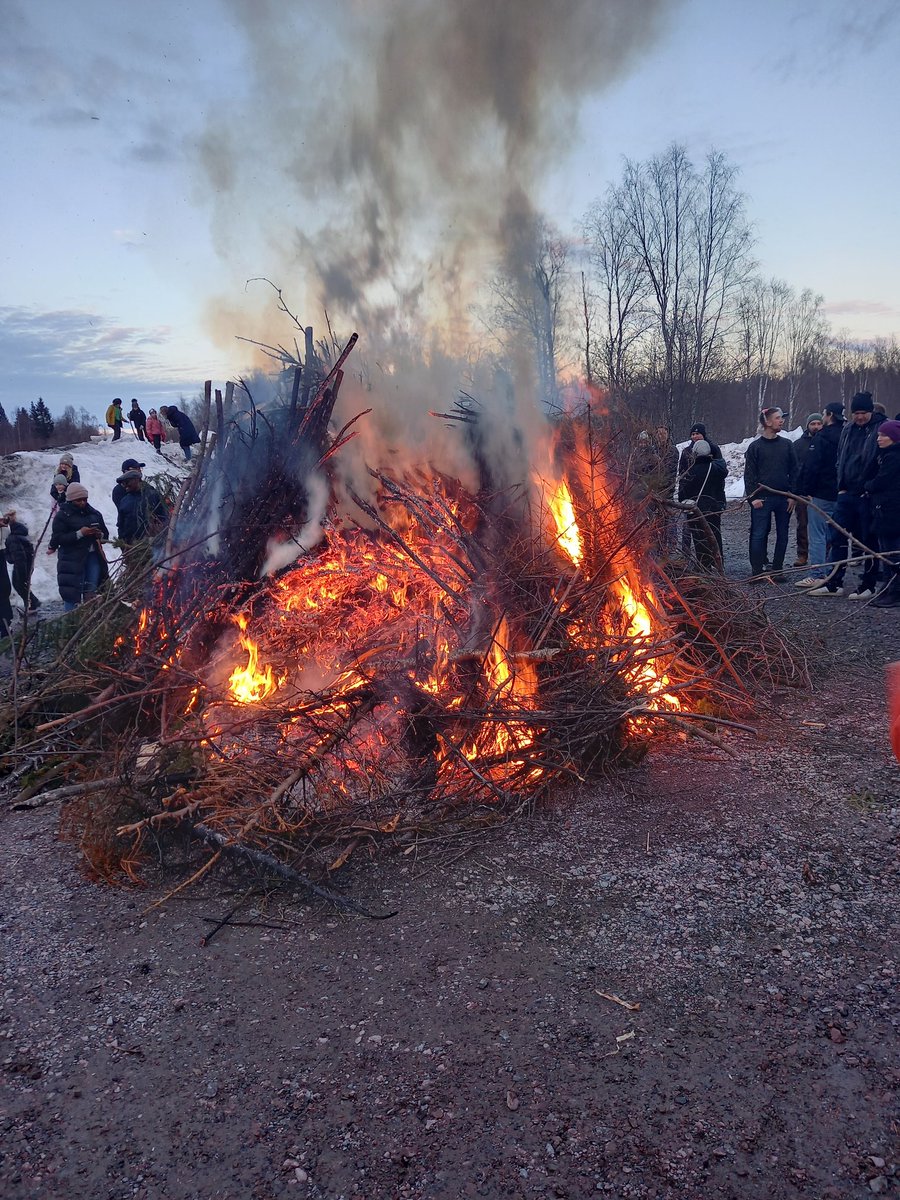 Spring celebrational bonfire - happy spring everyone and good night ✨️