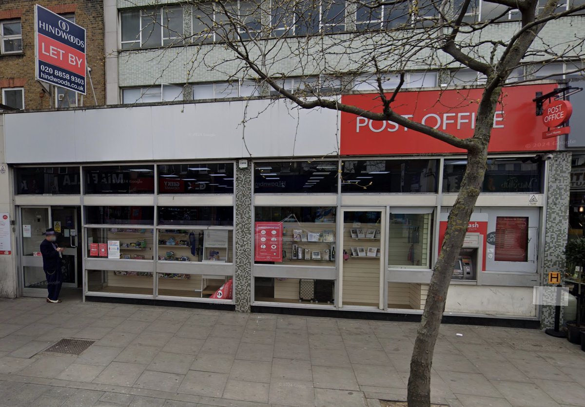 🚨 Looks like the Walworth Road Post Office is in line to become a fried chicken & fast food restaurant. Planning application for kitchen ventilation says: 'It is understood the Post Office are in the process of relocating to a new site.' ➡️ planning.southwark.gov.uk/online-applica…