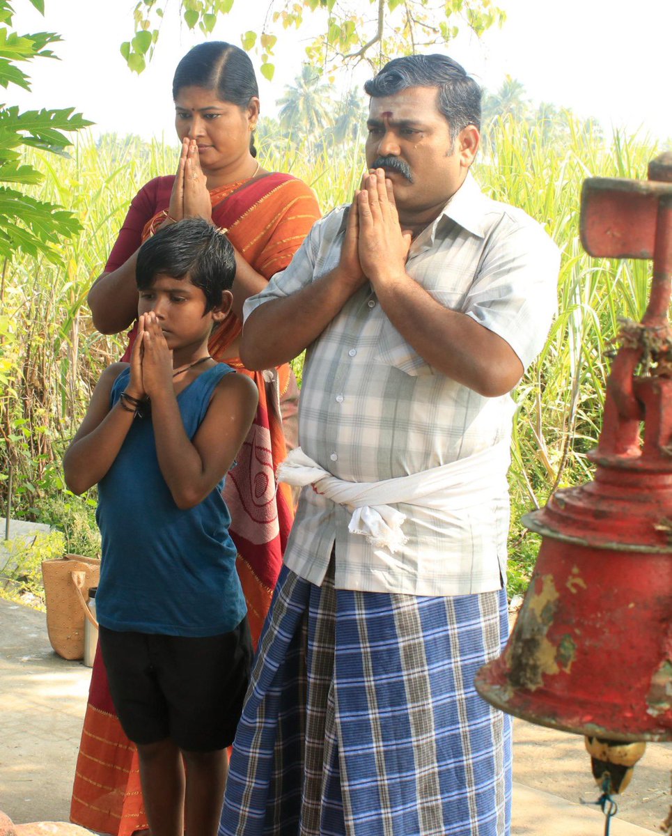 Ellaa padamum Paraparanu poganumnu avasiyam illa. Ellaa padamum 2k kids ku pudicha madhiri irukkanumnu avasiyam illa. Ellaa padathulayum Action scenes irukkanumnu avasiyam illa. Ellaa padathulayum SuperHero madhiri oruthar irundhu yaarayavathu kaapathanumnu avasiyam illa.