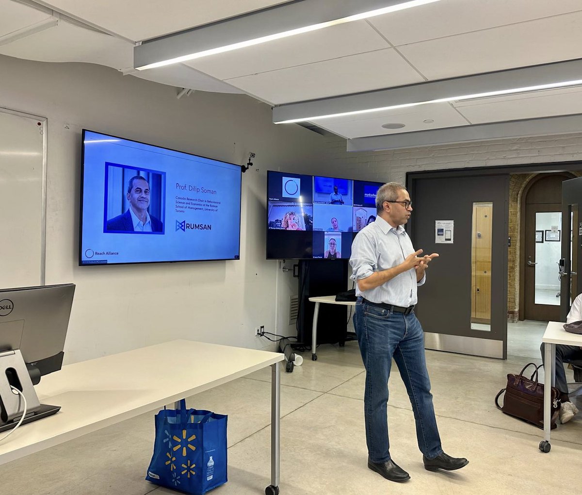 'You as students get to lead stuff. We as faculty get to co-create stuff with you'. Thank you to our new Reach faculty mentor @dilipsoman for joining today's @UofT cohort onboarding 👏@UofT_BEAR @rotmanschool