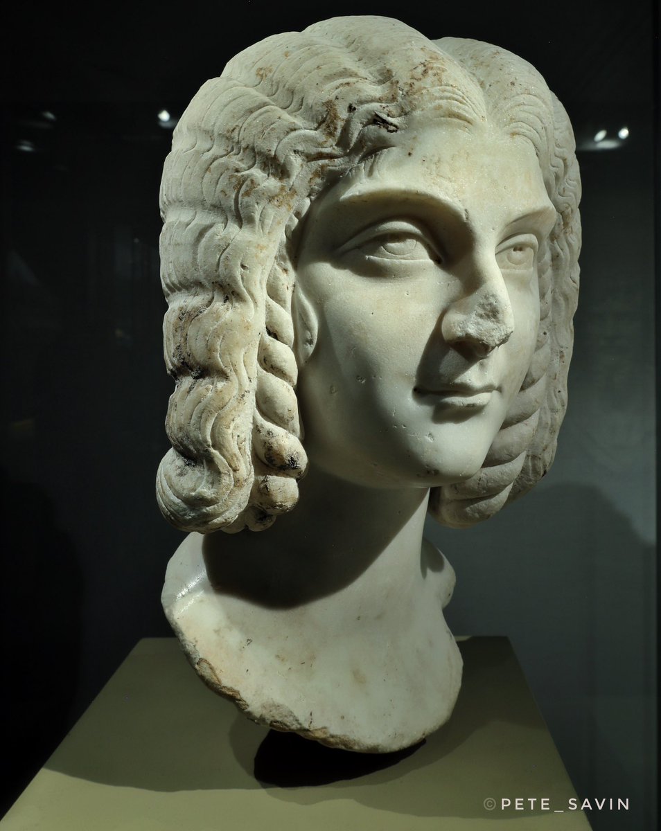 A powerful image of empress Julia Domna wearing a wig in the Legion Exhibition. She travelled with Septimius Severus to northern Britain during his campaigns in the early 3rd century. #BritishMuseum