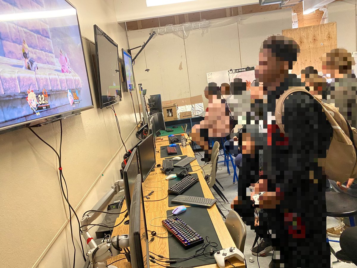🎮 What a blast at today’s #SuperSmashBros tournament! Amazing plays, incredible comebacks, and unbeatable energy. A big shout-out to all the gamers who participated! 🏆 #GordonBell #ElectronicIntramurals