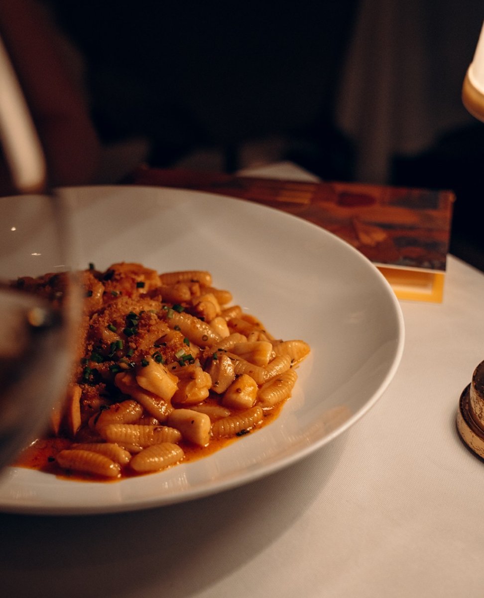 The flavors of #Italy at your table with this Cavatelli ai Frutti di Mare cooked with Crustacean Ragu, fine herbs and lemon.​ #LinkinBio to book your dinner.