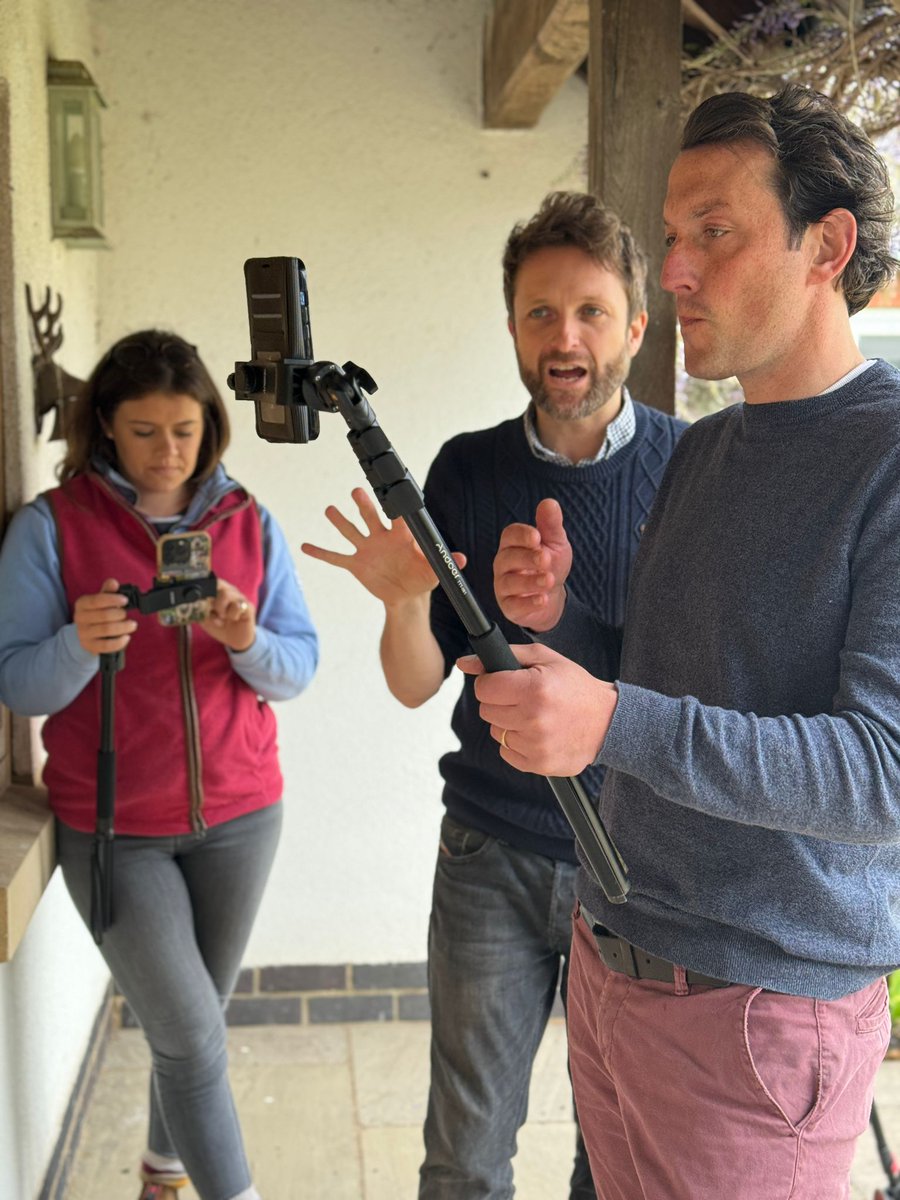 That's another @JustFarmersUK workshop in the can. Two days of sunshine helping farmers feel confident in front of cameras, microphones and nosy journos like me asking all sorts of questions. Well done Group 9. You smashed it! 👏 🥳