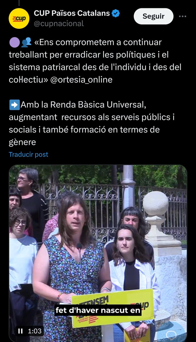 2024 y nada cambia: si en un grupo de mujeres hay un solo hombre, siempre será el portavoz y protagonista. Ahora encima performando una caricatura grotesca de lo que entienden como mujer. Y las mujeres, como siempre, detrás y en silencio. Malditos seáis quienes alentais esto.