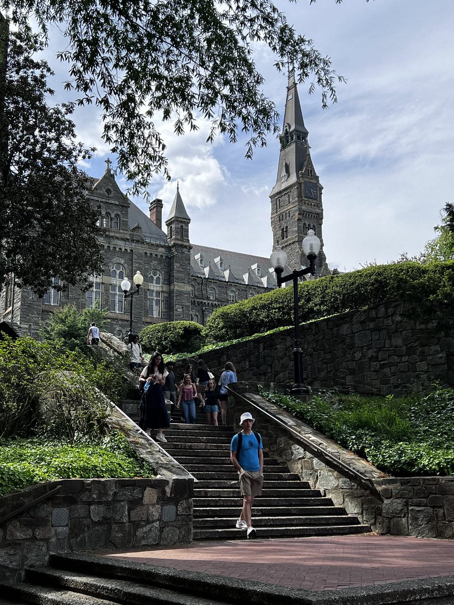 Last day of classes on this beautiful campus we call home🎉 #HoyaSaxa