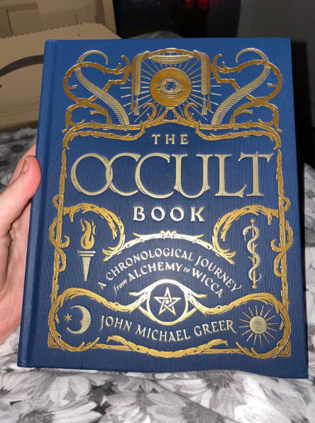 The Occult Book is one of the most aesthetically pleasing books out there. Filled with occult history, every page has a corresponding full-color picture associated with it. Covers the usual topics but there are gems in this book well worth pursuing: amazon.com/Occult-Book-Ch… #ad