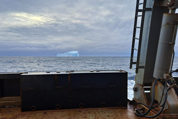 Wind, waves, and icebergs pierced through morning fog – the A13.5 GO-SHIP cruise proved both tumultuous and rewarding with vast amounts of new data that bring the promise of groundbreaking future research. climate.gov/news-features/…