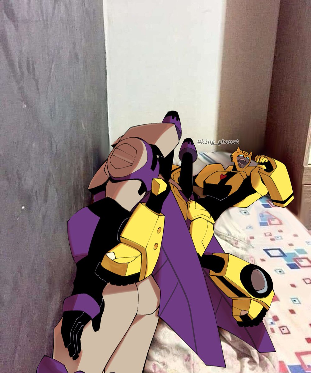 wake up sleepyhead
#Transformersanimated #TFA #maccadam #maccadams #Blitzbee