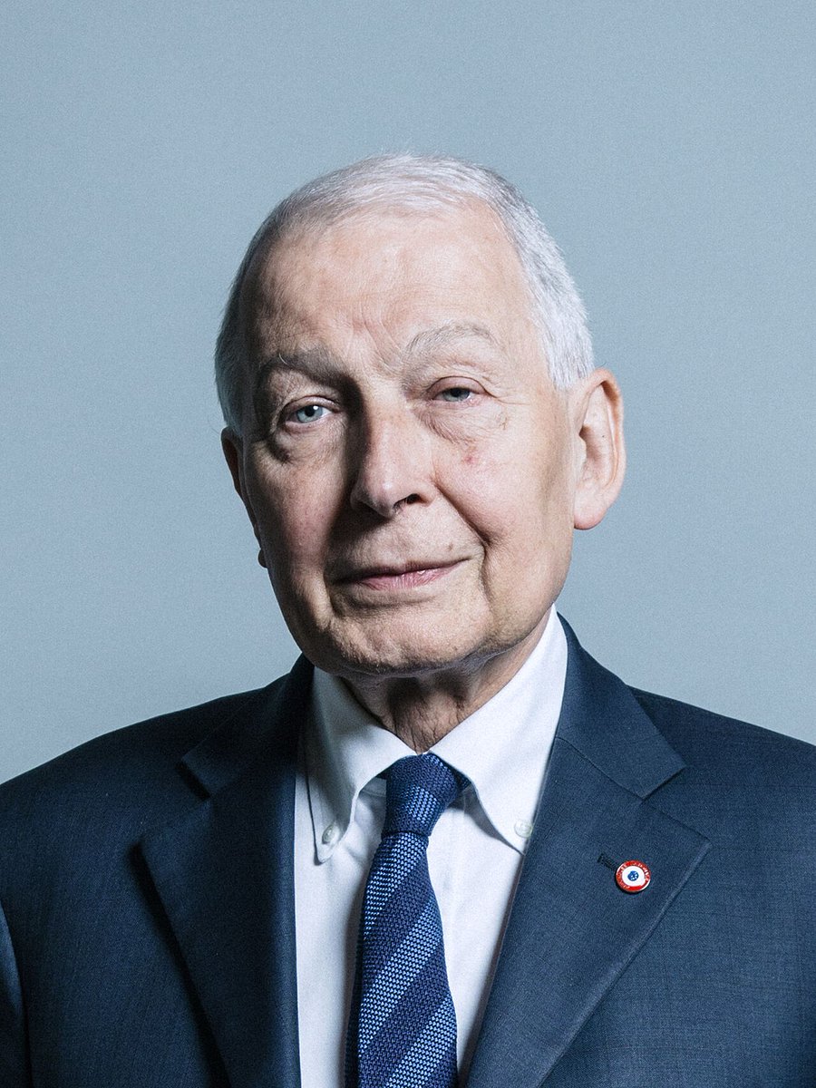 Lord Frank Field (81) - 🇬🇧 polityk, który w latach 1979-2009 pełnił mandat deputowanego do Izby Gmin z Birkenhead. Do 2018 reprezentował Partię Pracy, następnie założył własną partię i w 2019 przegrał wybory. Od 2020 zasiadał w Izbie Lordów jako tzw. crossbencher.