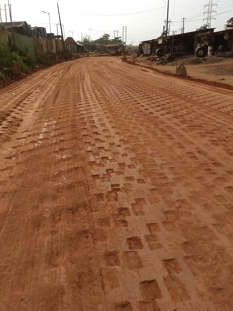 GOOD NEWS FROM OGUN STATE 

Reconstruction works have recommenced on the 19-kilometer Atan-Lusada-Agbara Road in Ado-Odo Ota Local Government Area of Ogun State.

#BuildingOurFutureTogether #ISEYA #DapoAbiodun #OgunState