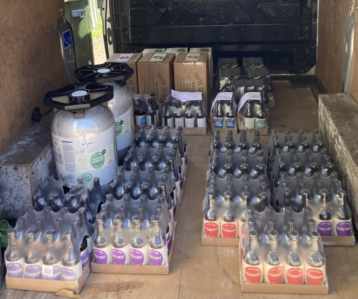 This mornings #tuttsclumpcider deliveries to #WasingEstate @renegad3brew #BellAldworth - Home deliveries to #Hermitage #Bucklebury #Tilehurst 😊 #essentialsupplies #supplychain #propercider #fruitcider #bizitalk