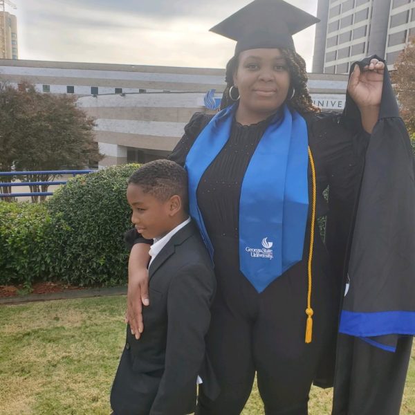 As we celebrate all of our graduating GEOS students this week, check out this feature on our own Angelique Willis! Angelique is not only a THREE TIME <a href="/GeorgiaStateU/">Georgia State University</a> graduate as of yesterday, she’s also long been a successful working mom!

online.gsu.edu/2024/03/12/suc…