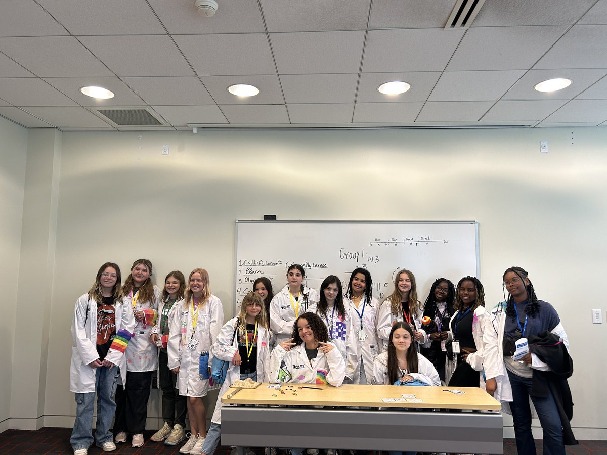 GIRLS IN STEM: The @thomasmoreky Field Station staff led workshops for the @GCSCSTEM annual Girls in STEM Day at the @uofcincy. Molly and Lillie, our new @AmeriCorps @EELCorps Environmental Educator, taught girls about how macros can indicate water quality.