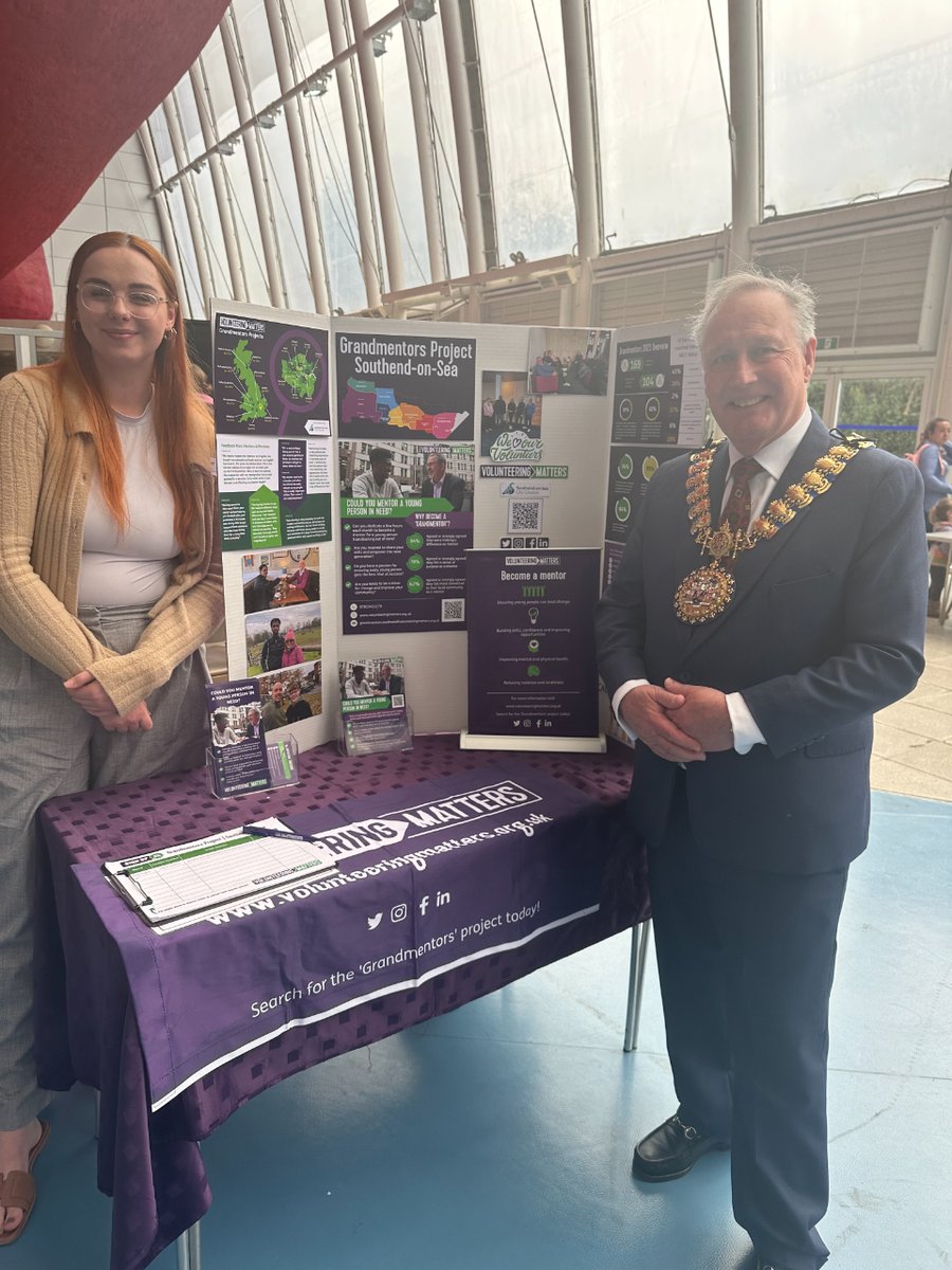 Great day at #Southend Job Fair @SouthEssexColl! Our #Grandmentors team member Jade talked about intergenerational volunteer mentoring's impact on young people leaving care. Special thanks to Mayor Cllr Stephen Habermel @SouthendCityC for supporting us! bit.ly/40koNRJ