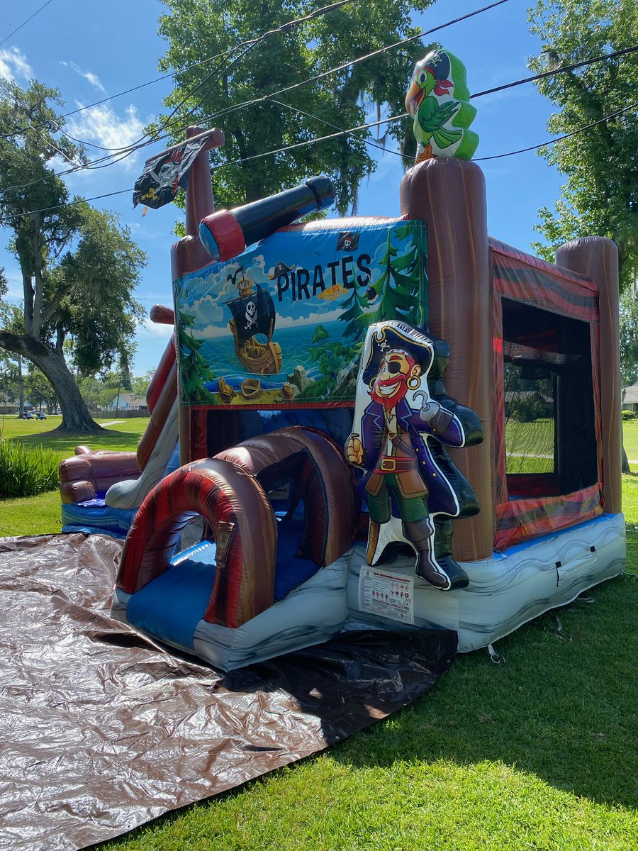3in1 combo pirates bounce house rental in Luling, Louisiana from About To Bounce inflatable rentals.
abouttobounce.com
#bouncehouserentals
#partyrentals
#eventrentals