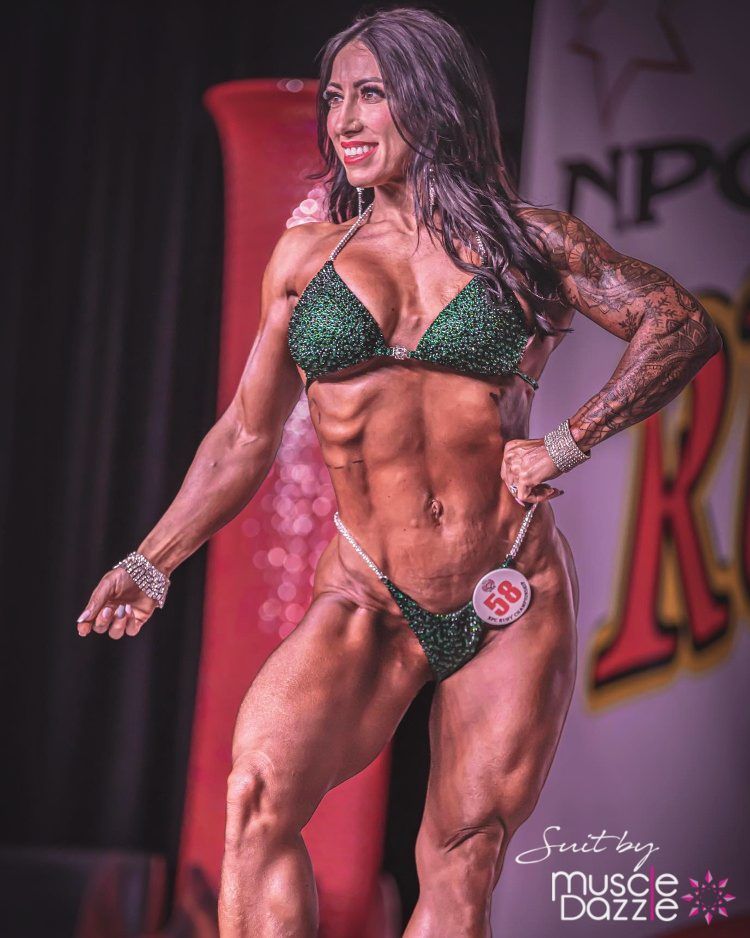 We're so proud to work with such phenomenal athletes! 😍😍😍 Well done on making it happen @aiesha.asmadi @dakota_maspero @fitlifedj @tiamarie.fit
muscledazzle.com
#muscledazzle #competitionsuits #icn #icntropix
