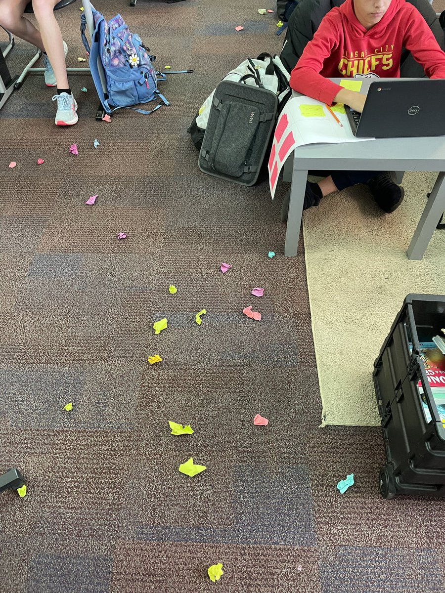 heathermoore491's tweet photo. Stick it and flick it! Always a fun research writing activity. https://t.co/FeqGOtGYvN