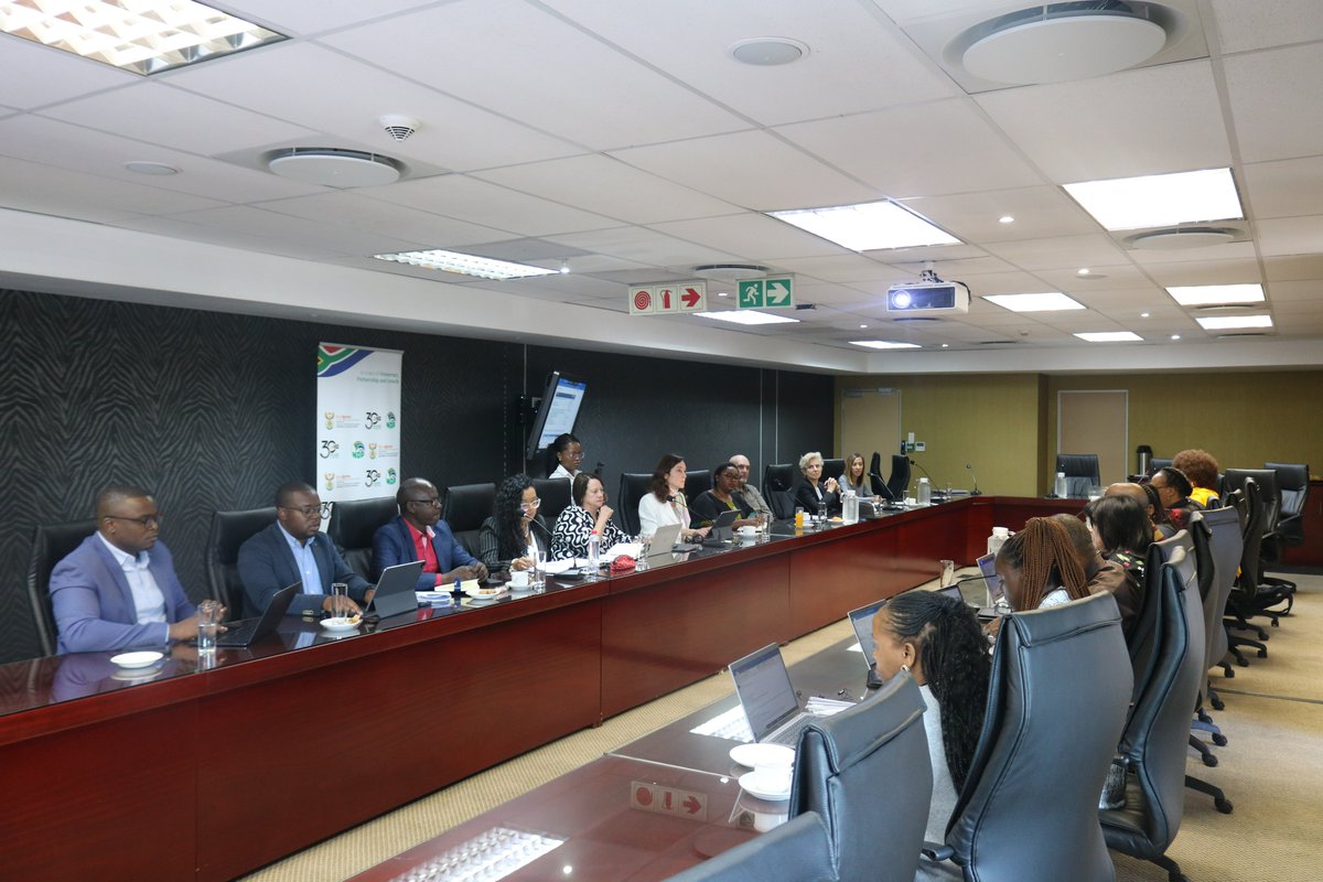 CLEARAA1's tweet photo. Day 2 of the CLEAR-AA mission visit with Ms Sabine Bernabe, DG &amp; VP at the @WorldBank_IEG group. We had the pleasure of engaging with the DG at @DpmeOfficial and his delates, as well as our partners on the AfrED database, &amp; discussions on the critical value of #evaluation etc. https://t.co/zc4g6KMNTc