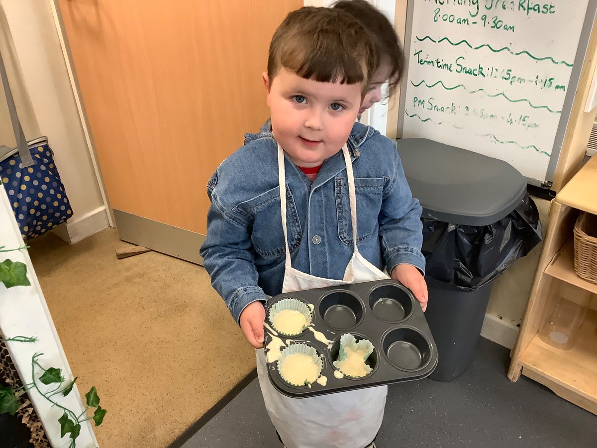 Our star bakers followed a pictorial recipe card to make cupcakes. 🧁 Well done, star bakers! 🧑‍🍳🌟 @froebeledin @FroebelTrust